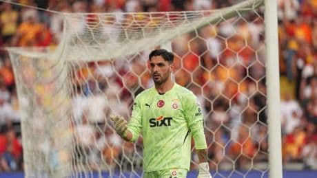 Galatasaray'da Günay Güvenç'ten anlamlı hareket! Kırmızı kartın ardından...