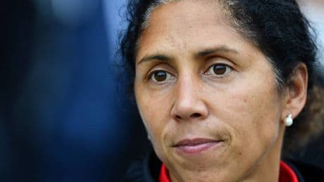 Erst Frau im Aufsichtsrat: „Persönlichkeit“ Steffi Jones folgt bei Schalke 04 auf Mulder