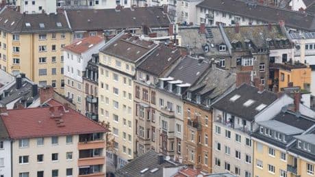 Rund jeder Siebte zahlt mehr als halben Monatslohn für Miete