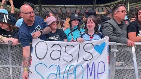 Young Oasis fan has incredible moment with Noel Gallagher at Edinburgh show