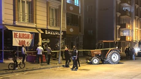 Erzurum'da esnaf tartışması kavgaya dönüştü: 3 kişi yaralandı