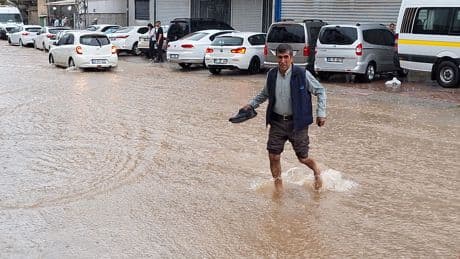 Meteoroloji'den kuvvetli yağış, sert rüzgar ve toz taşınımı uyarısı