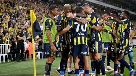 Fenerbahçe, Avrupa Ligi kadrosunu UEFA'ya bildirdi: Yeni transferler listede yer aldı