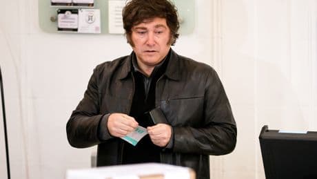 La Secretaría de Inteligencia de Milei apunta contra figuras que critiquen  su Gobierno