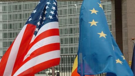 "Une forme d'extorsion économique": Les États-Unis ne digèrent pas l'amende européenne contre Apple et Meta