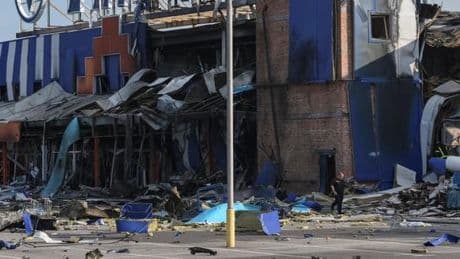 En direct, guerre en Ukraine : nouvelles attaques russes dans la nuit de vendredi à samedi, sur « la ligne Soumy-Kharkiv-Dnipro », selon Volodymyr Zelensky