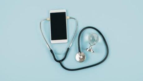La revolución (silenciosa) de la Atención Primaria: 2 de cada 10 consultas son telemáticas y los médicos alertan de sus riesgos