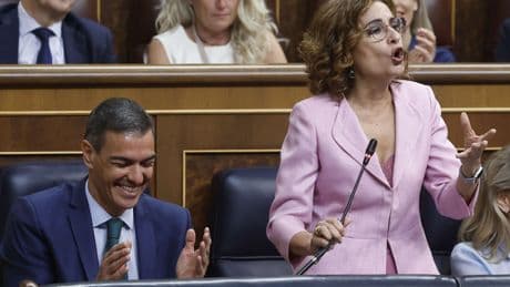 Sánchez se forra con los impuestos a la luz y alimentos en las vacaciones: más de mil millones extra de saqueo fiscal