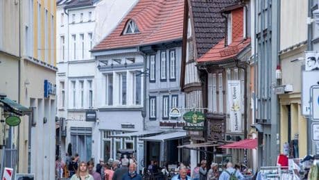Tourismus: Übernachtungssteuer in Schwerin steigt auf sieben Prozent