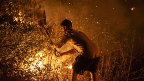 Los incendios ponen a Galicia al límite