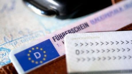 Führerschein-Betrug: Vier Jahre und zehn Monate Haft für 26-Jährigen aus Kassel