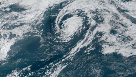 U.S. East Coast faces "life-threatening" wave threats from Hurricane Erin