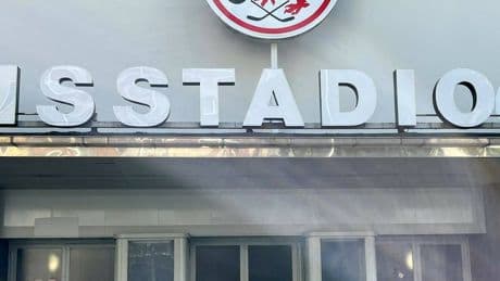 Liveblog zur Düsseldorfer EG: Ein Zeichen für Vielfalt – An der Brehmstraße findet ein ganz besonderes Spiel statt