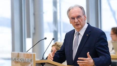 AfD: Reiner Haseloff würde bei AfD-Sieg Umzug erwägen