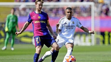 Lachende Barcelona-aanvoerder Frenkie de Jong door schade en schande wijs geworden: ‘Beetje hetzelfde gevoel als met Ajax in 2019’