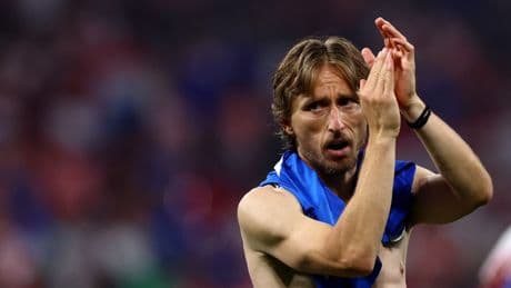 Fußball-Transferticker: Klubikone Modrić verlässt Real Madrid