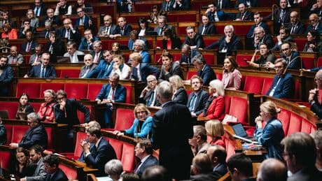 Entre macronistes et Républicains, un « socle commun » de plus en plus fragile
