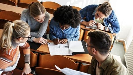 Sempre più studenti italiani scelgono l’università all’estero