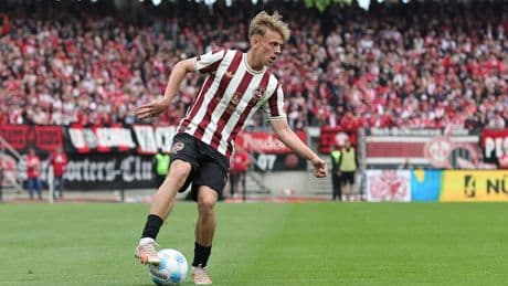Tränen beim Einmarsch - Fan-Wahnsinn rührt FCN-Profis