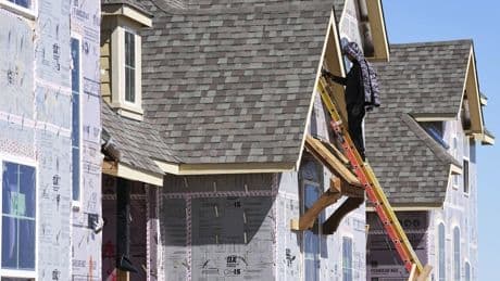 Ontario homebuilder offering to pay property taxes, utilities as buyer market stalls
