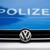 Landstraße im Havelland: Polizistin bei Verkehrskontrolle von Kleinbus erfasst – schwer verletzt