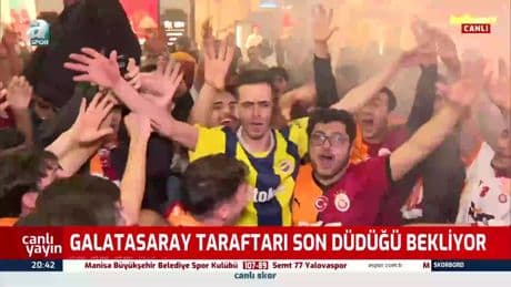 Fenerbahçeli taraftardan Galatasaraylılarla beraber şampiyonluk kutlaması!