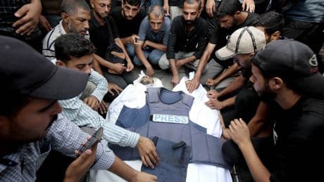 Les journalistes palestiniens Houssam El-Masri, Mohammad Salamé, Mariam Abou Daqa et Moaz Abu Taha tués par Israël