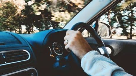 Abitacolo dell’auto rovente: ecco alcuni trucchi per evitarlo