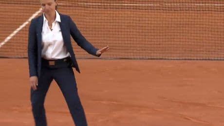 Jannik Sinner in sportsmanship fail as French Open final gesture to Carlos Alcaraz backfires