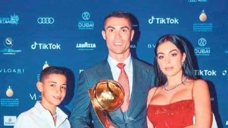 Ronaldo’nun en zor imzası!