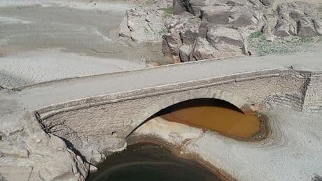 Kırklareli'nde baraj suyu çekildi; Çağlayan Köprüsü ortaya çıktı