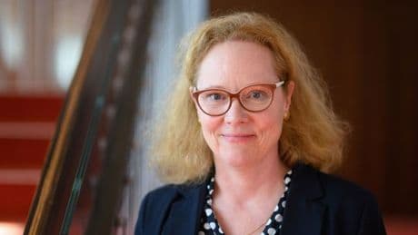 Musikinstitution: Frauke Roth bleibt Philharmonie-Intendantin in Dresden
