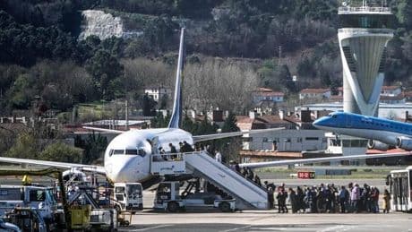El PNV propone una fórmula mixta para gestionar los aeropuertos vascos