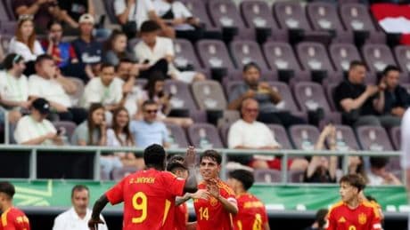 1-0: España supera en su debut a Dinamarca con más juego que puntería