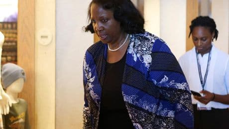Aux États-Unis, la justice bloque provisoirement le limogeage de la responsable de la Fed Lisa Cook