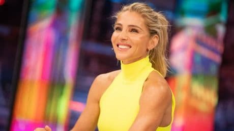 Elsa Pataky impacta llevando un vestido mini con un curioso homenaje en &#039;El Hormiguero&#039;