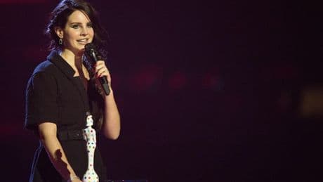 Lana Del Rey’s Hit Reaches A New Peak For The Second Week In A Row