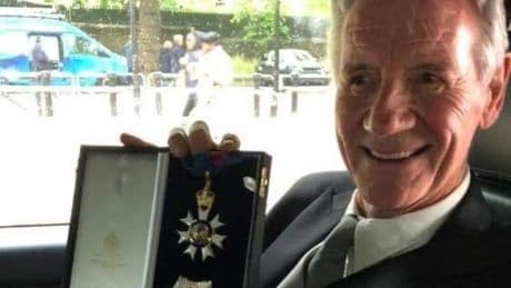 Milicianos chavistas retienen a Michael Palin, actor de los Monty Python