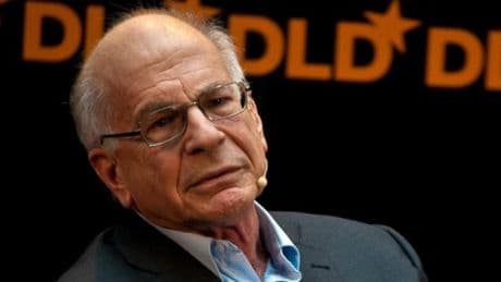 Daniel Kahneman, psicólogo y premio Nobel: "Nos cuesta admitir errores porque significa renunciar a la seguridad"