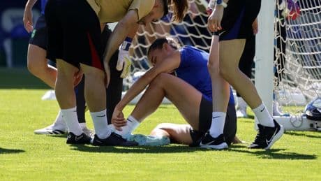 Susto de Patri en un entrenamiento del Barça sin nada que ocultar