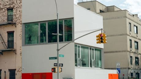 A Modern Townhouse Rises in Brooklyn and an Anonymous Critic Follows