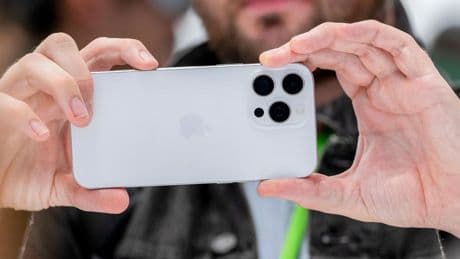 Samsung & Apple Team Up? The 200MP iPhone Camera Could Be Real
