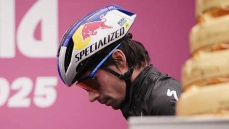 Clamoroso al Giro d’Italia: si ritira il favorito Roglic dopo un’altra caduta