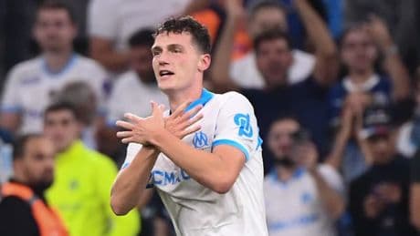 But et ovation des fans, les débuts de rêve de Benjamin Pavard au stade Vélodrome pour OM-Lorient