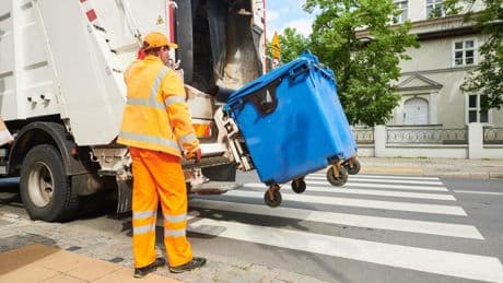Batalla por los megacontratos de basuras: FCC, PreZero, Acciona y Urbaser pugnan por licitaciones de 1.230 millones