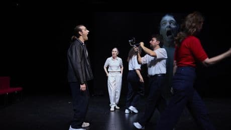 Helena Tornero estrena ‘Tu em vas prometre una història d’amor’, dirigida por Israel Solà en la sala Beckett