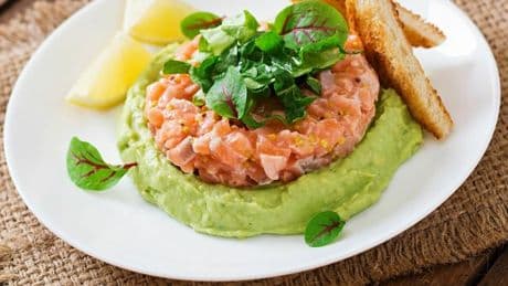 Botulino, i rischi del guacamole: cibi da evitare, quando consumarlo e come conservarlo