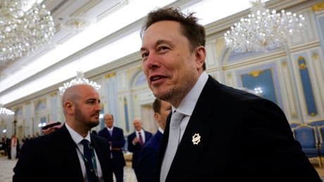 Tesla, avviata la revisione del pacchetto retributivo di Elon Musk