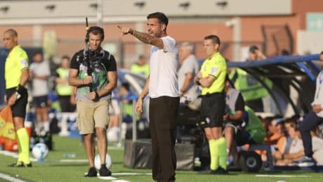 El Como se mira en el espejo del Barça para asentarse en la élite: “Lo de la línea defensiva me parece increíble”