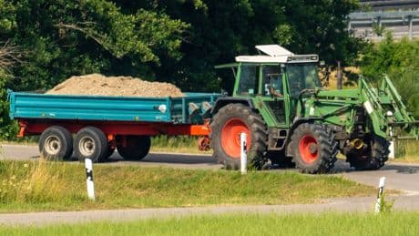 Hessen: 17-Jähriger klaut Traktor und verursacht Unfall-Serie
